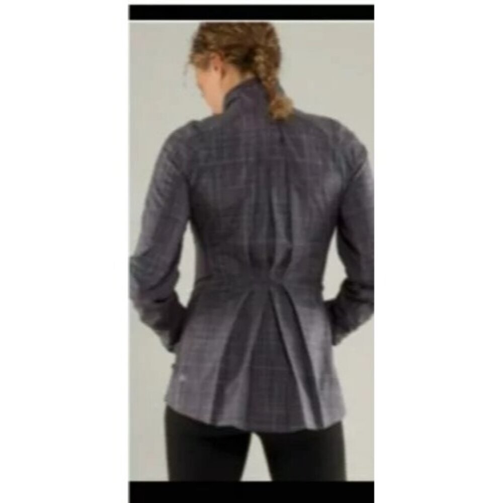 Lululemon Ahead of the Curve Jacket Coal Pig Pink Shale Stripe Coal US 8